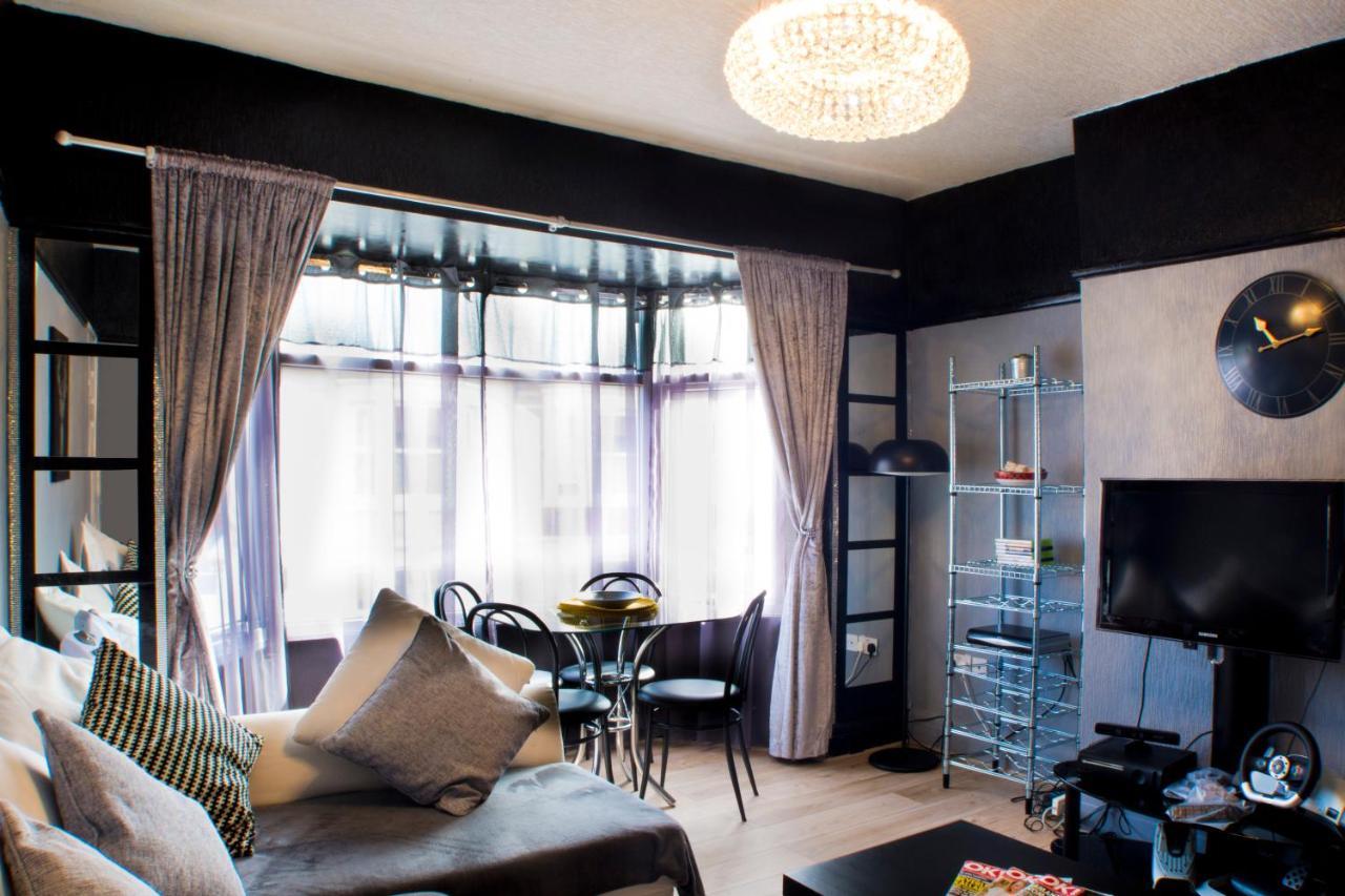 A Home Away From Home Now With Netflix And Ps4 Blackpool Buitenkant foto